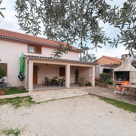 Lovely Apartment In Rovinj With Kitchen Экстерьер фото