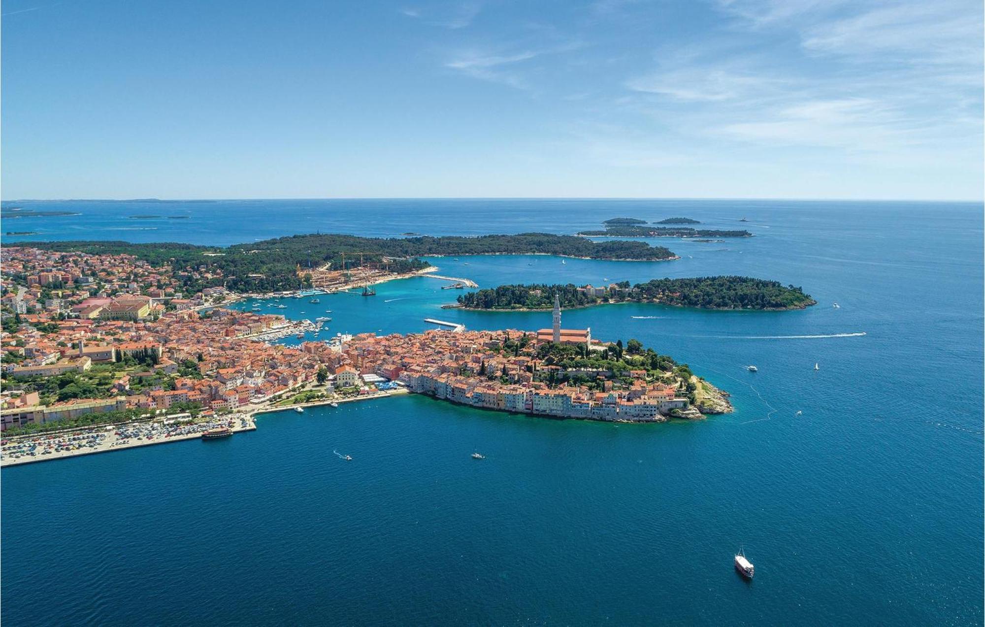 Lovely Apartment In Rovinj With Kitchen Экстерьер фото