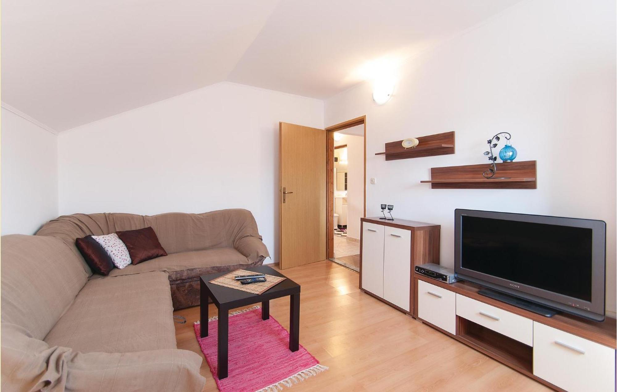 Lovely Apartment In Rovinj With Kitchen Экстерьер фото
