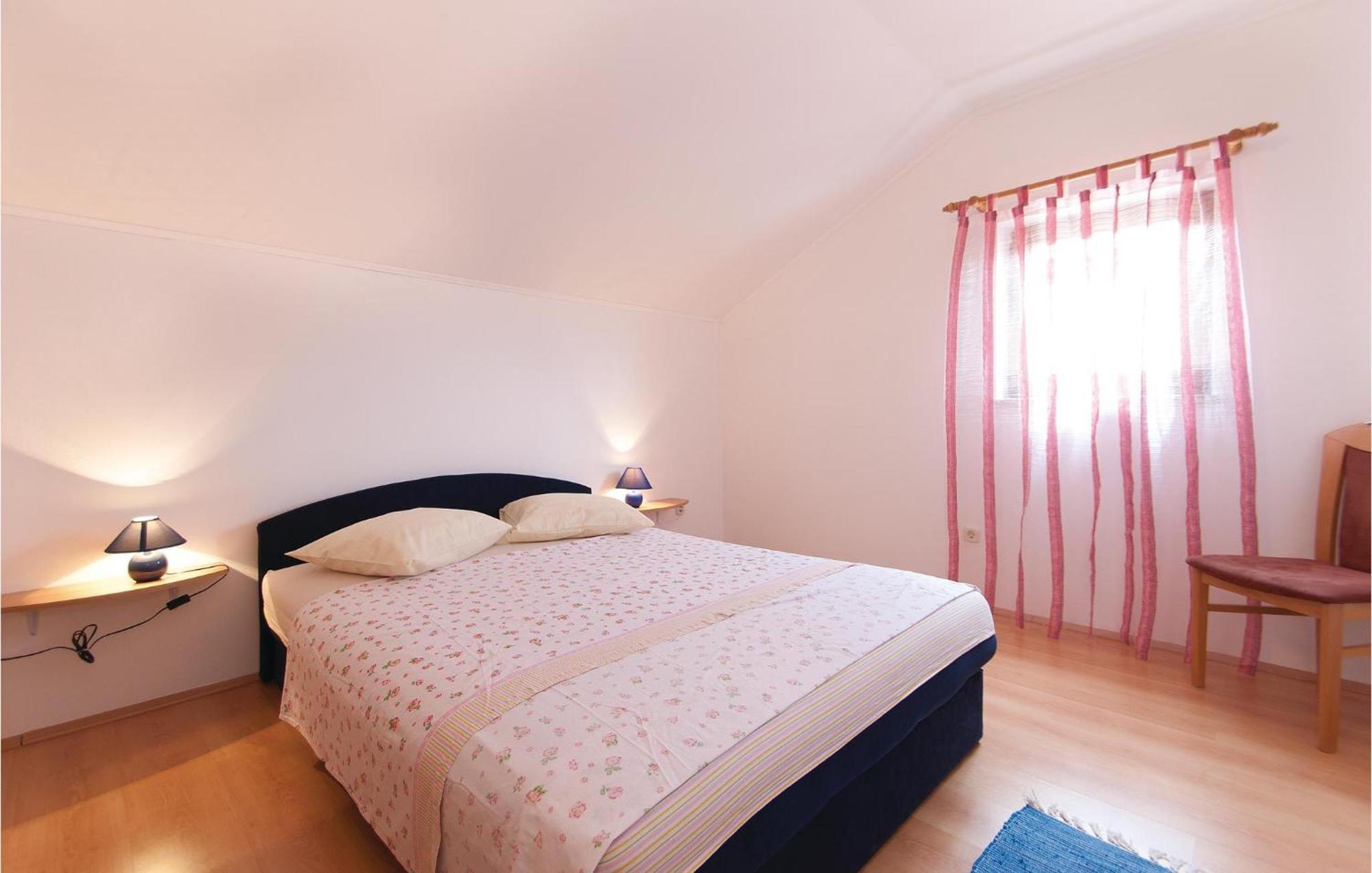Lovely Apartment In Rovinj With Kitchen Экстерьер фото