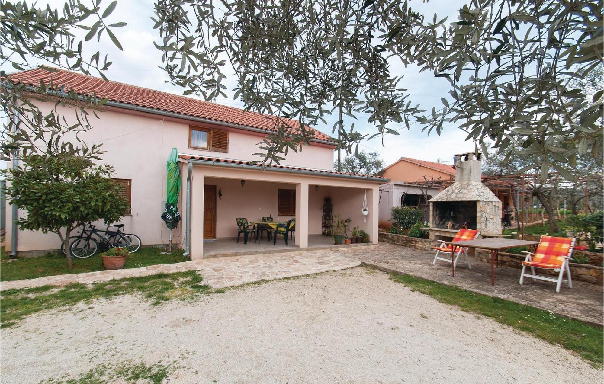Lovely Apartment In Rovinj With Kitchen Экстерьер фото